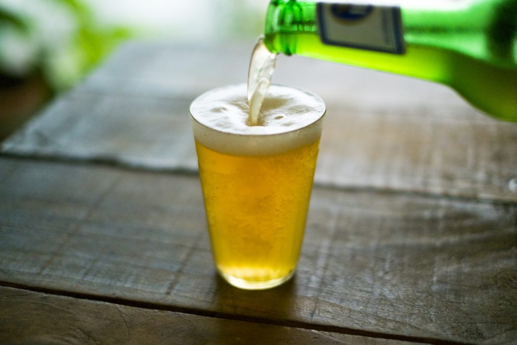 尿酸値はビールやアルコールで上がる？