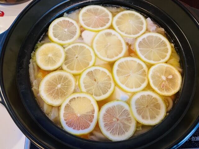 簡単レシピ！鍋キューブのさっぱりレモン鍋