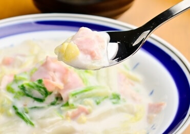 ベーコンと白菜の豆乳オートミールリゾット風