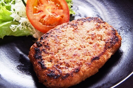 超簡単な節約レシピ！オートミール入りのひき肉ステーキ